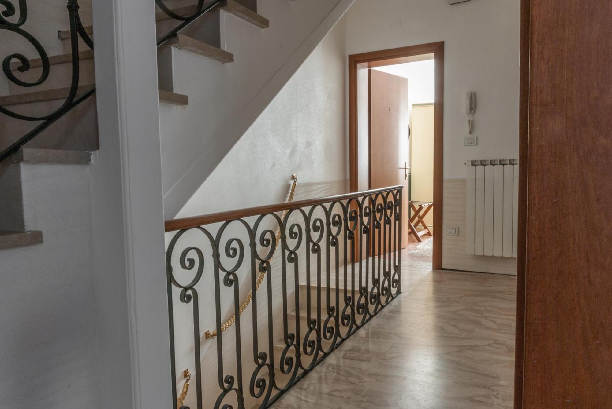 Ca' San Trovaso - 6 Rooms Venecia Exterior foto
